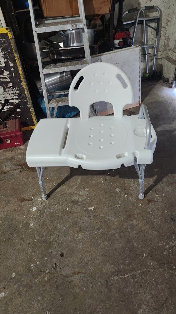 Shower Transfer Chair. Back is Reversible. Like New... Was Given To My Mom So I Just Want To Pass It Along To Someone Who can Use It....FREE