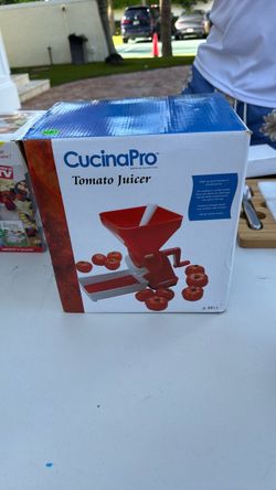 Cucina Pro tomato juicer