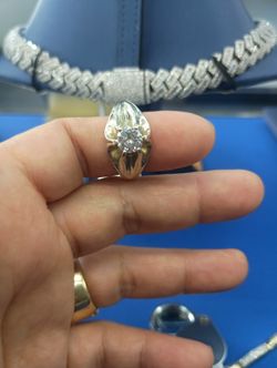 Men's Ring With Solo Diamonds 