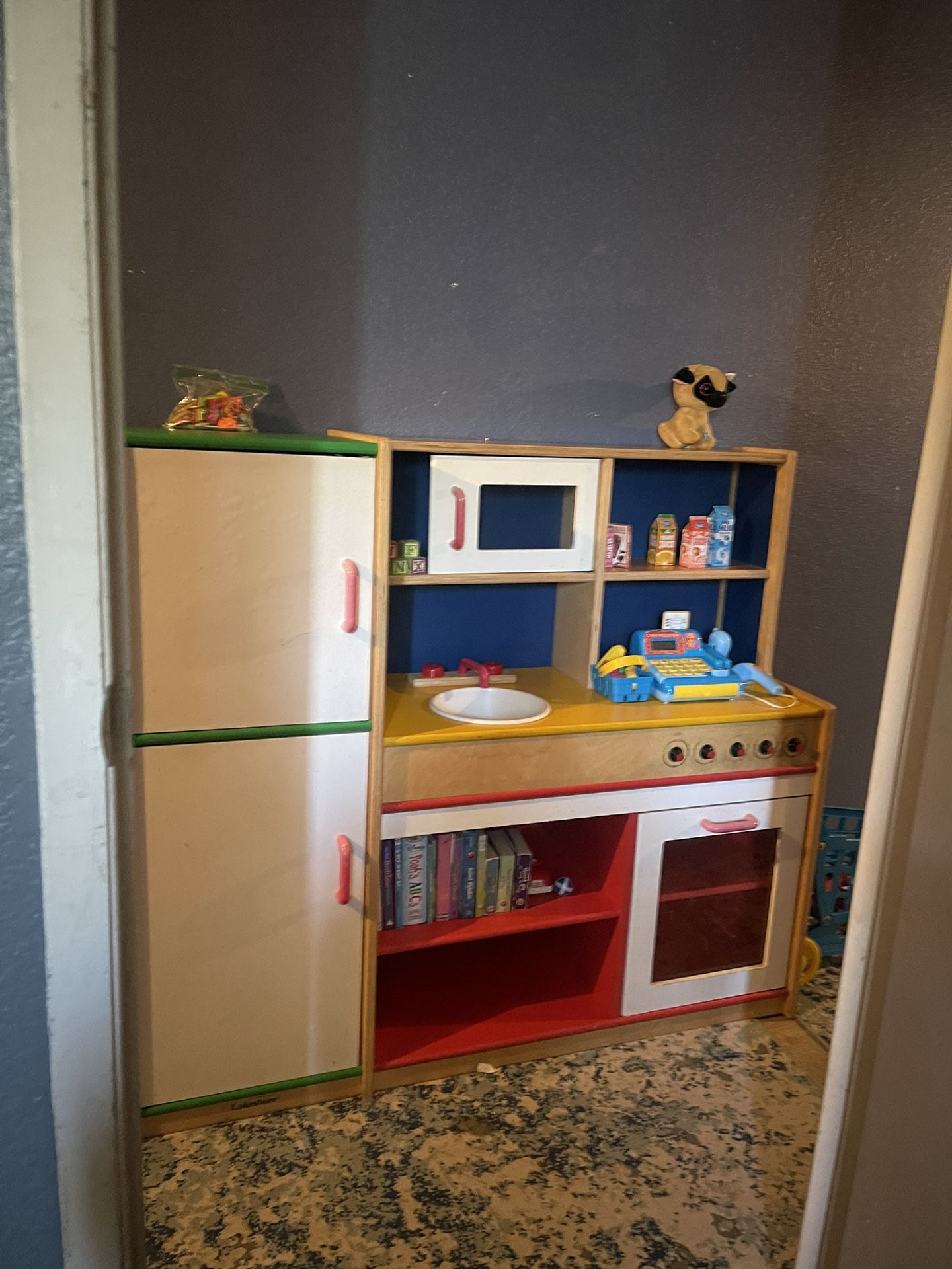 Pretend & Play Combo Kitchen $550 Obo No Lowballing !!!