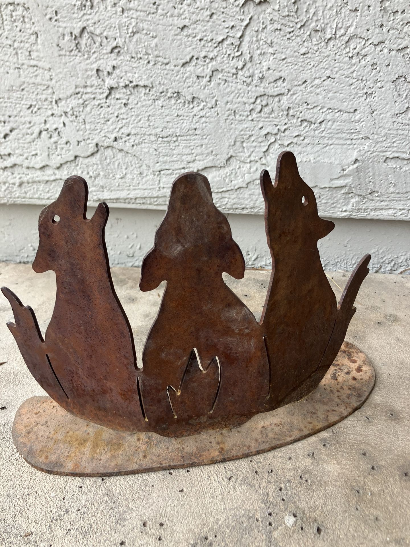 Rustic Brown Wrought Iron Metal Coyotes Luna Howling Southwestern SW Decor