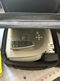 HD Projectors WITH AUTO KEYSTONE