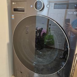 Like New - Washer Drier Combo