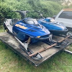 Ski-doo snowmobiles with trailer