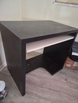 Basic black desk