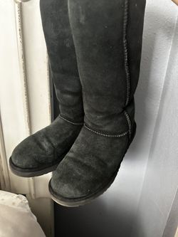 Black Uggs