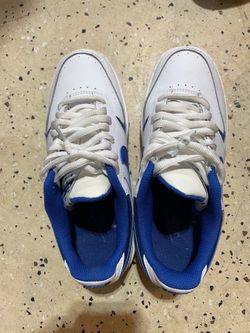 Nike tennis shoes- women’s size 7