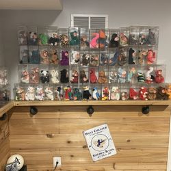 Beanie Babies And Display Cases Lot