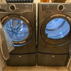 Electrolux Washer And Gas Dryer 