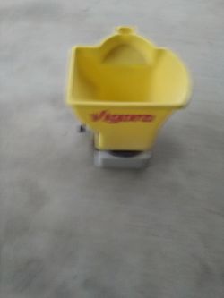Seed spreader
