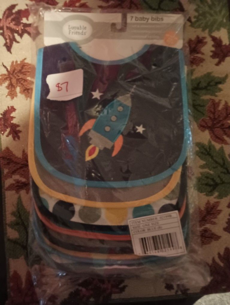 Luvable Friends 7 Pack Infant Bibs