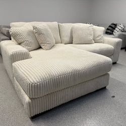 BRAND NEW 👌LINDYN IVORY 2-PIECE LAF SECTIONAL WİTH CHAİSE