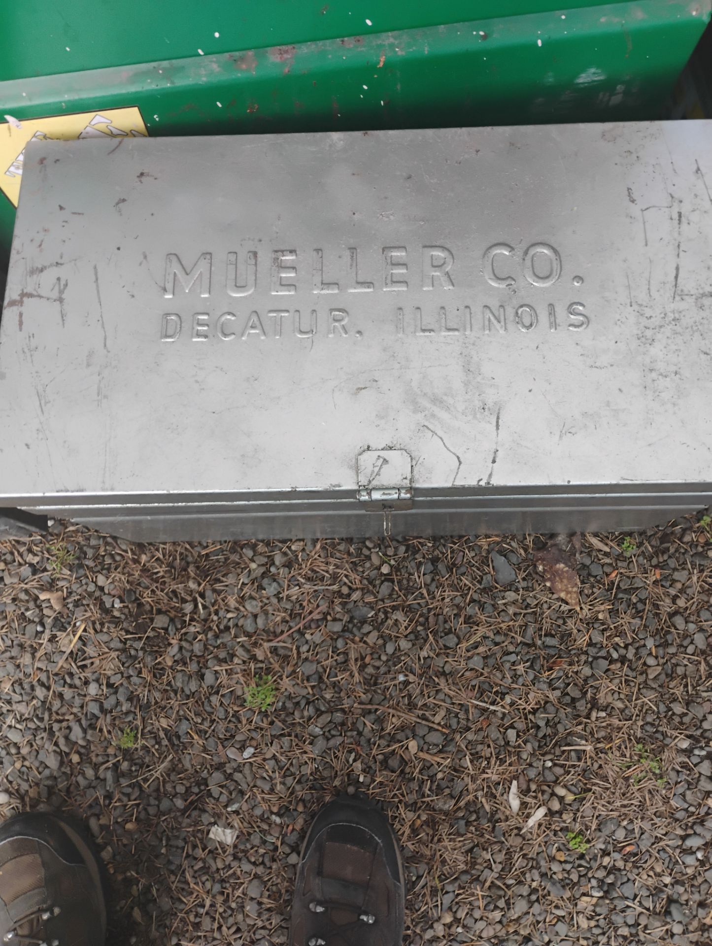 Mueller Co. 24 in tool box for Sale in Vancouver, WA - OfferUp