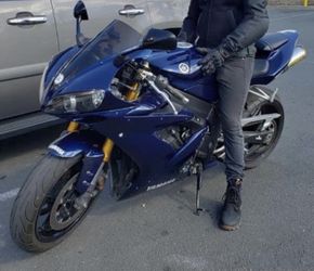 2006 YAMAHA R1