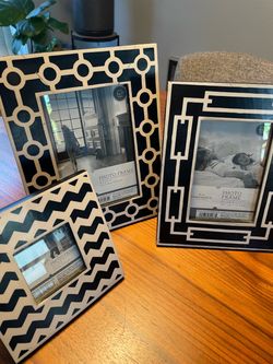 Threshold set of 3 picture frames - Black & White 3”x3”, 4”x6”, 5”x7” openings