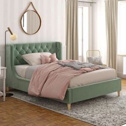 Full size Upholstered Bed -see pics - 81.5in (W) x 60.5in (D) x 42in (H)