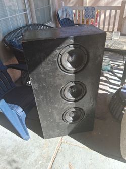 Triple Subwoofer Speaker Box