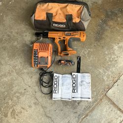 Rigid 18V Collated Screw Gun