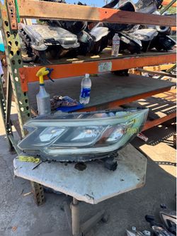 Honda CRV LEFT USED OEM HEADLIGHT (2015-2016)
