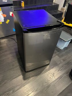 Whirlpool Mini fridge