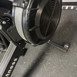 YG fitness’s Rower 