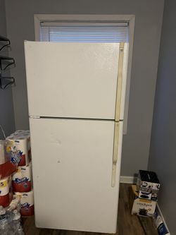 GE Refrigerator 