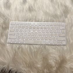 Apple Keyboard 