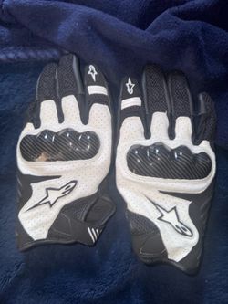 Motorcycle gloves