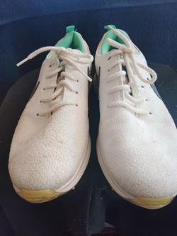 Special edition Nike fresh and clean golf shoe only a few have been made size 12