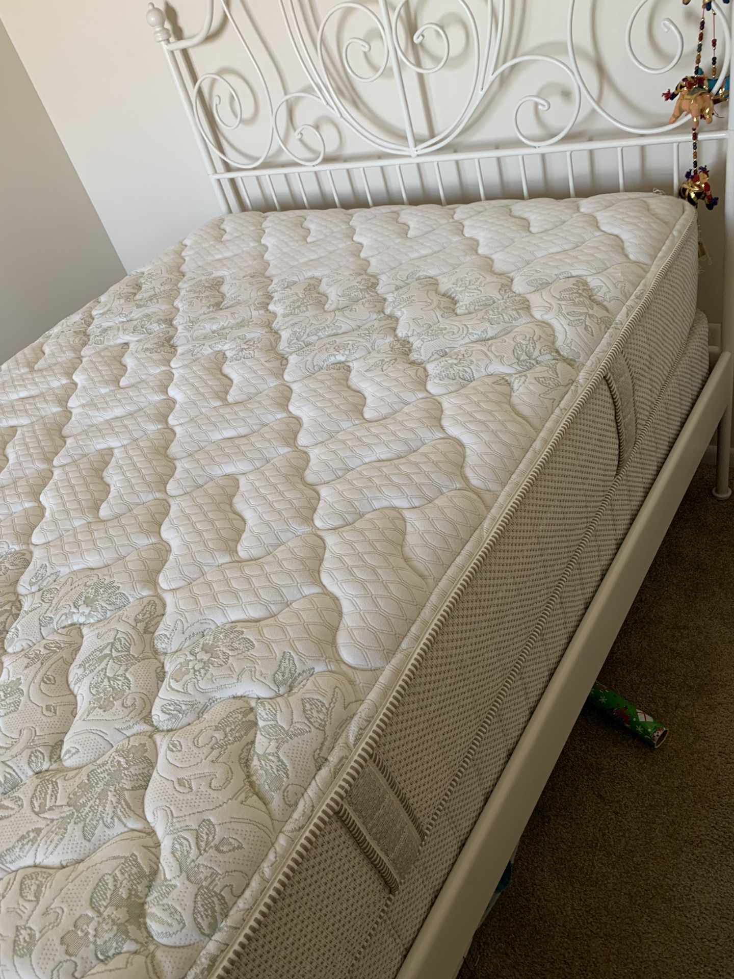 Full-size mattress, bed frame & box spring GREAT condition