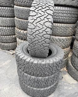 275/70/18 Bfgoodrich 📍📍 Vendo un set de llantas con 80% de vida las 4 📍🌟