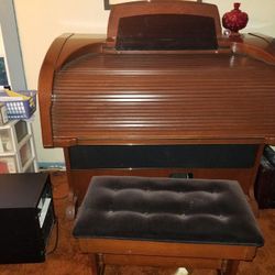 Lowery Majesty Organ