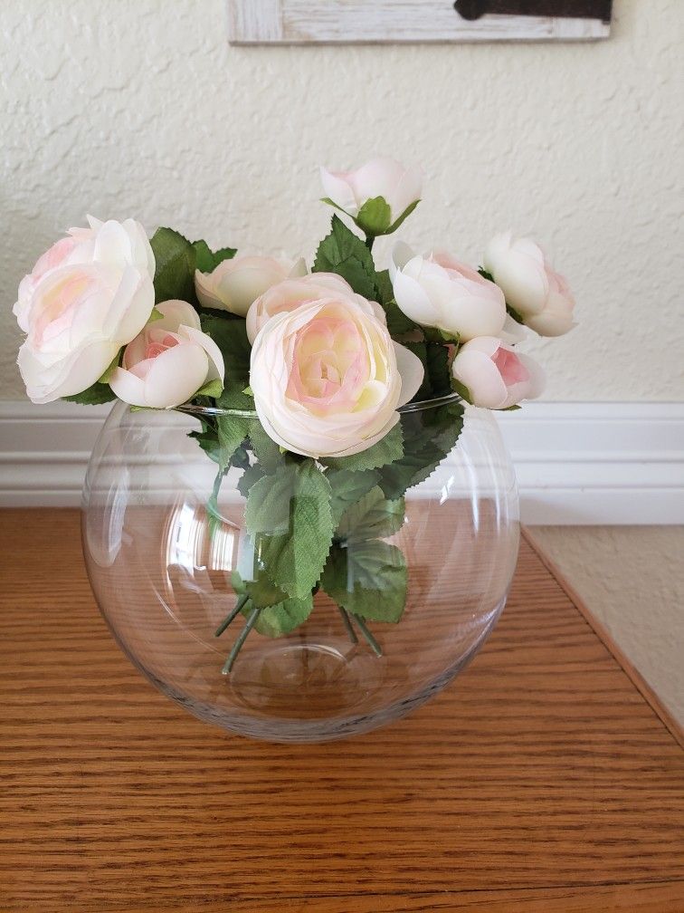 Glass Vase With Flowers 