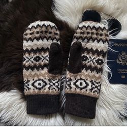 Bernie Sanders Fair Isle Brown Tan Mittens
