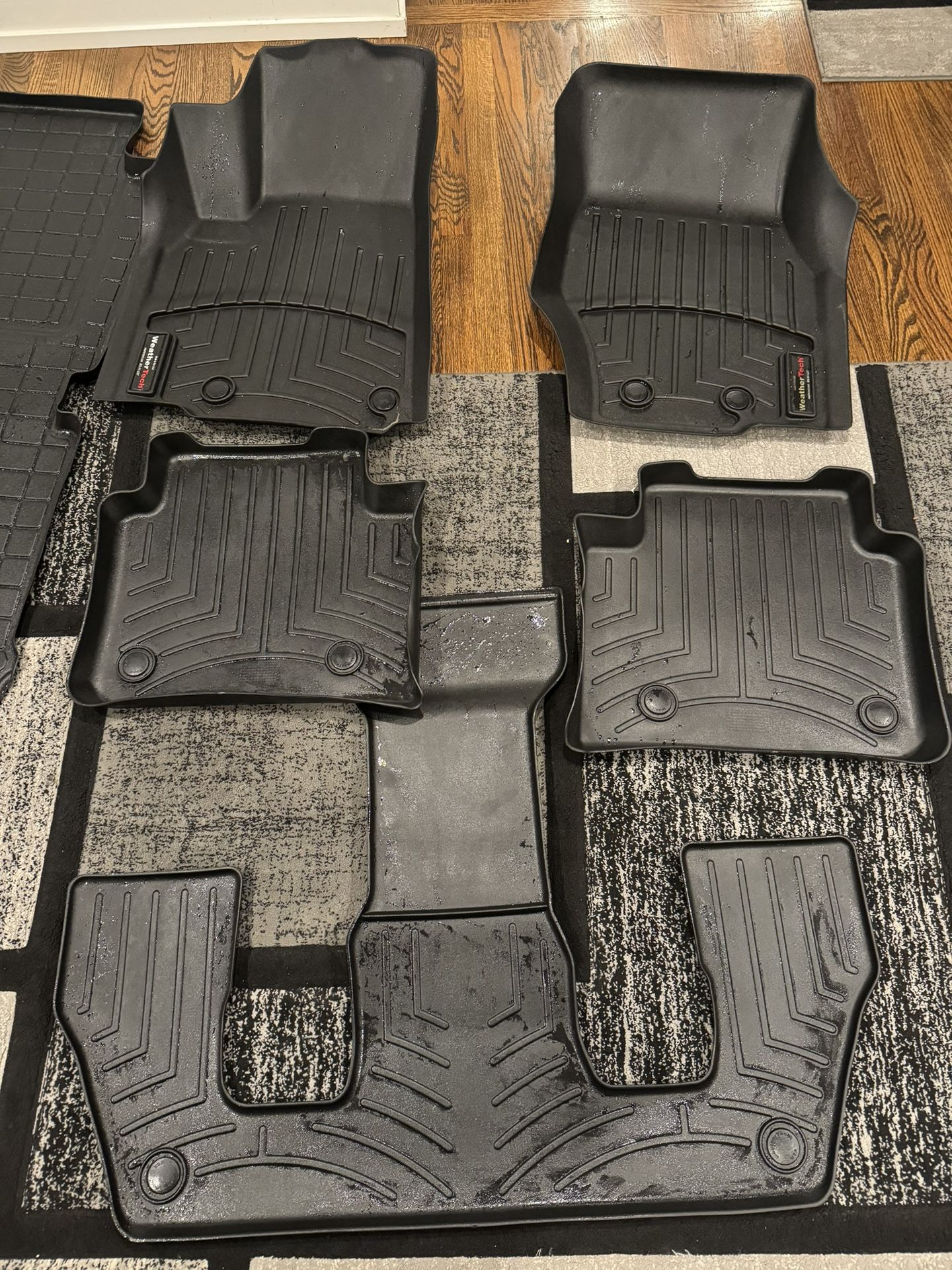 Grand Jeep Cherokee Weathertech Mats for Sale in Bedford Park, IL OfferUp