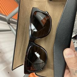 Burberry sunglasses 100%. Authentic