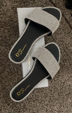 Brand New Black Rhinsone Sandals
