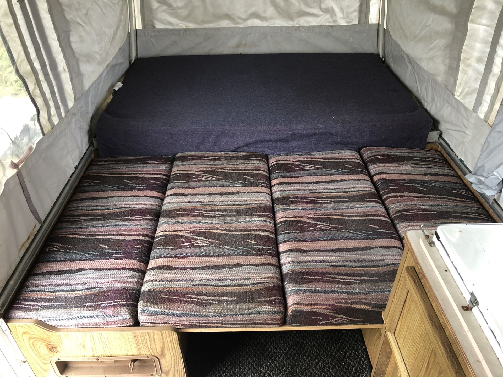 Pop up tent trailer. 1985 Cedar