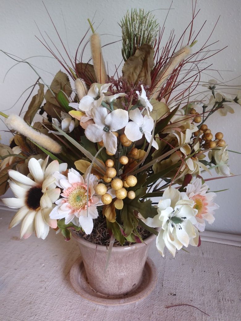 Tan ceramic pot with silks