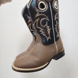Boys Boots Size 10 