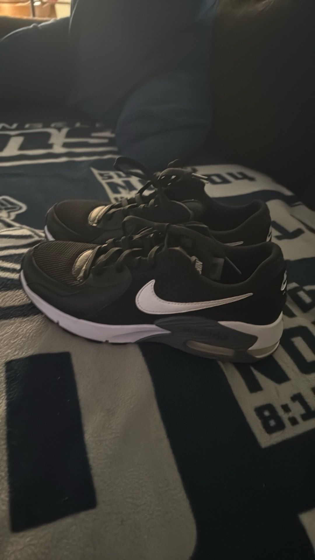 Nike air max size 7 womens shoe $35