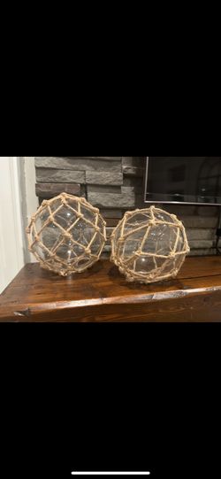 Beautiful set of 2 glass decorative orbs/styling pieces 