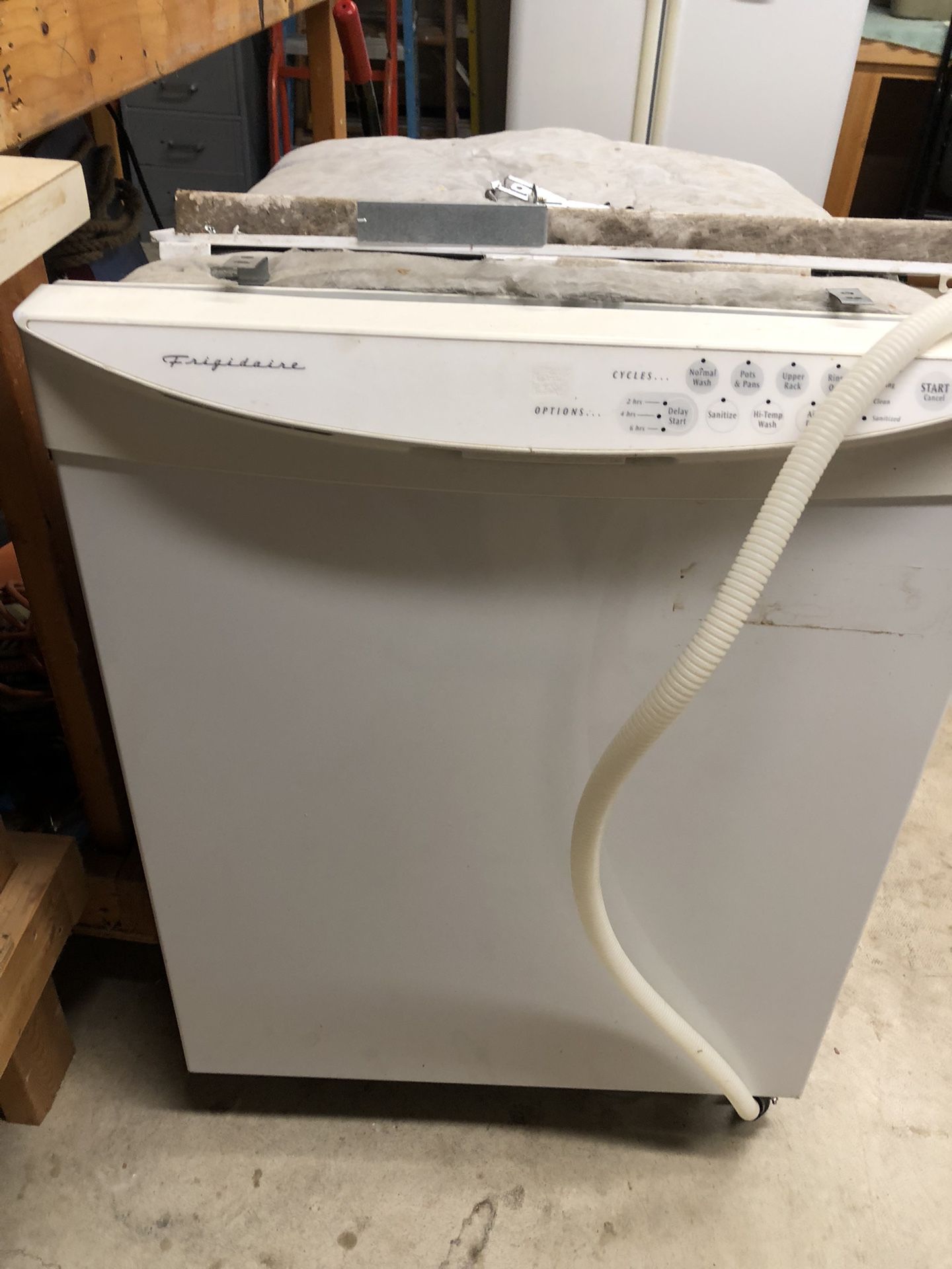 Frigidare dishwasher- Solid Working Condition