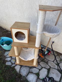 Cat tree
