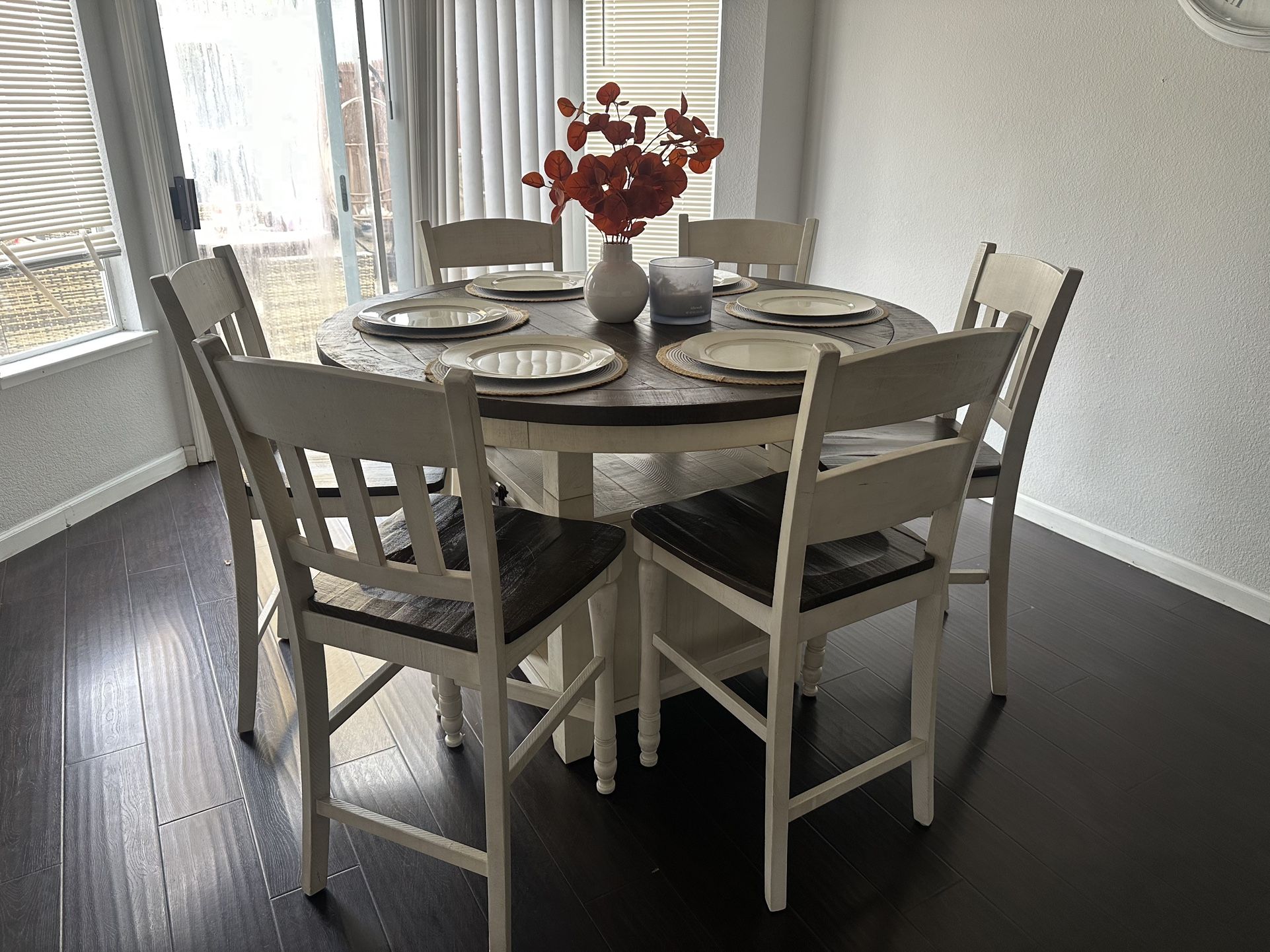 7 PIECE DINNING TABLE SET
