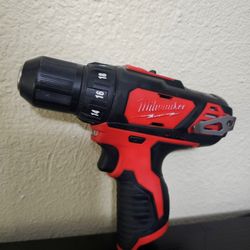 MILWAUKEE M12 3/8 DRILL