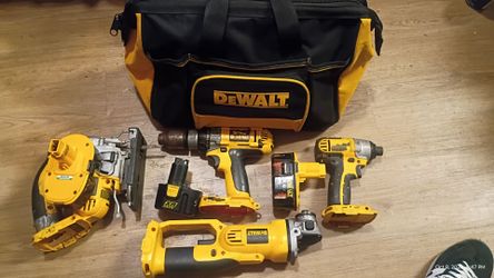DeWalt COMBO 5 TOOL KIT VAR. SPEED SAW CUT-OFF TOOL DRILL DRIVER 3 6AH BATTERIES + ZIP UP DEWALT BAG TOTE