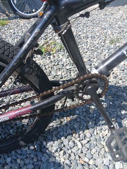 Kids bike with pegs