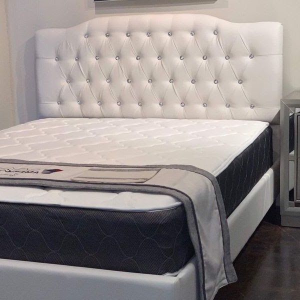 Queen Diamonds 💎 Tuffted White Leather Bed And Plush Mattress (SE HABLA ESPAÑOL) FREE DELIVERY!!