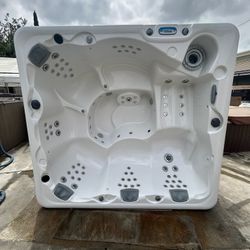 Spa Aquaterra Sycamore Music  and Lights 